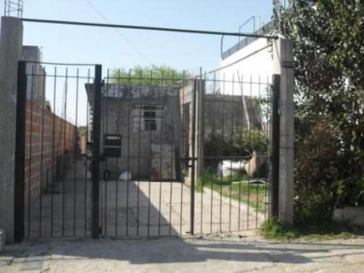 2 bedrooms House in General San Martin, Argentina No. 20229