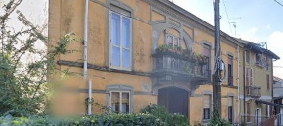 3 rooms Apartment in Venegono Superiore, Italy No. 8430 2