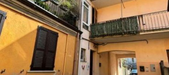 3 rooms Apartment in Venegono Superiore, Italy No. 8430 3