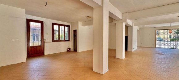 132m² Commercial property in Rolo, Italy No. 302754 5