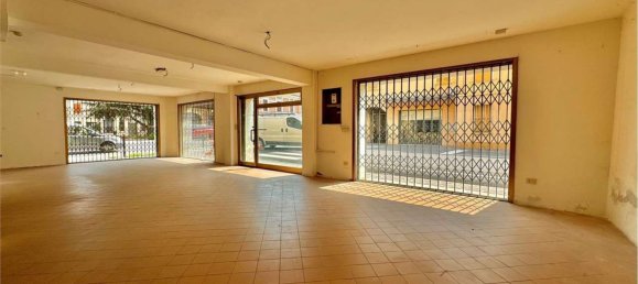 132m² Commercial property in Rolo, Italy No. 302754 15