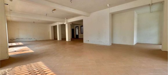 132m² Commercial property in Rolo, Italy No. 302754 11
