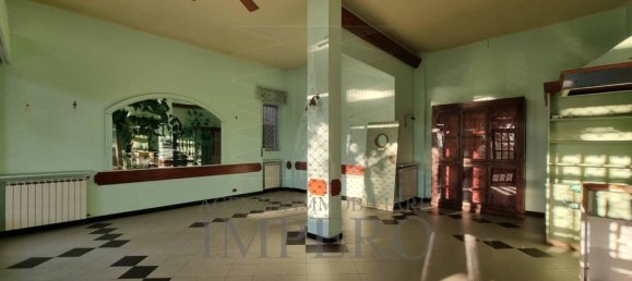 Propiedad comercial de 3 habitaciónes en Ospedaletti, Italy No. 83024 7