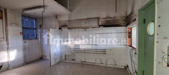 Propiedad comercial de 3 habitaciónes en Ospedaletti, Italy No. 83024 9