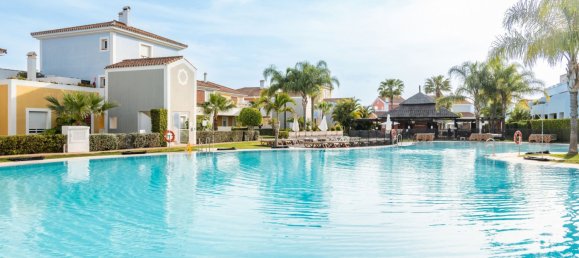 2 bedrooms Penthouse in Estepona, Spain No. 147533 3