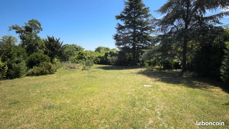 Terreno en Deuil-la-Barre, France 1109 m² No. 361432