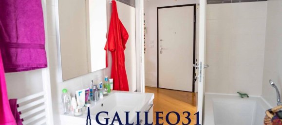 4 bedrooms Apartment in Turin, Italy No. 332592 7