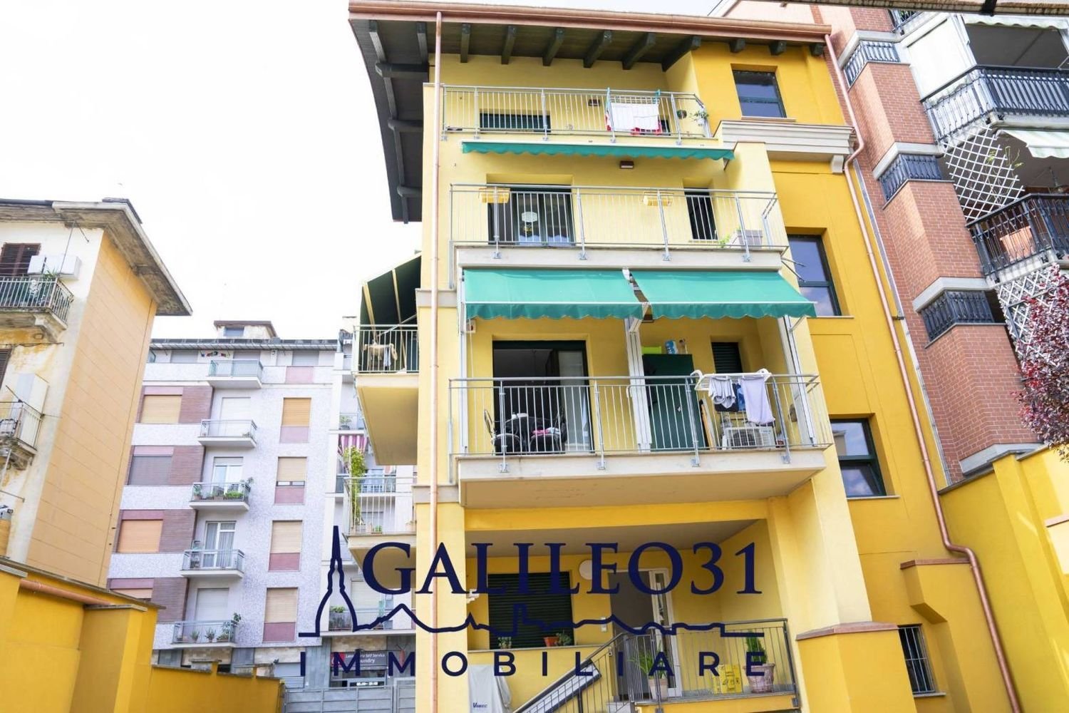 4 bedrooms Apartment in Turin, Italy No. 332592