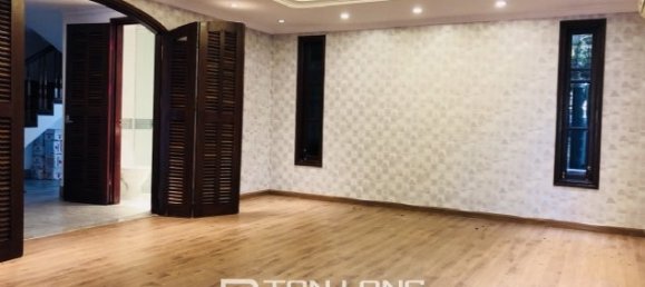 4 غرف نوم منزل في Tay Ho, Vietnam رقم 1390 4