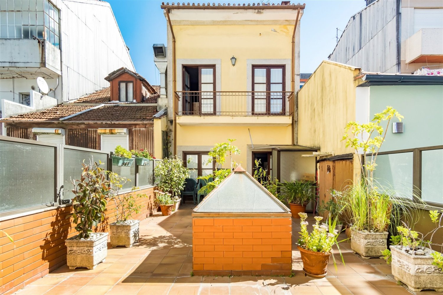 3 bedrooms Apartment in Porto, Portugal No. 141701