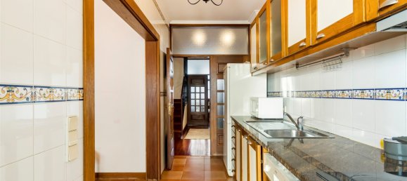 3 bedrooms Apartment in Porto, Portugal No. 141701 8