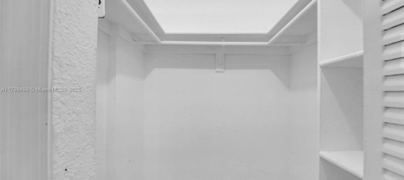 1 Schlafzimmer Gewerbliche Immobilien in Miami, USA, Nr. 614650 2