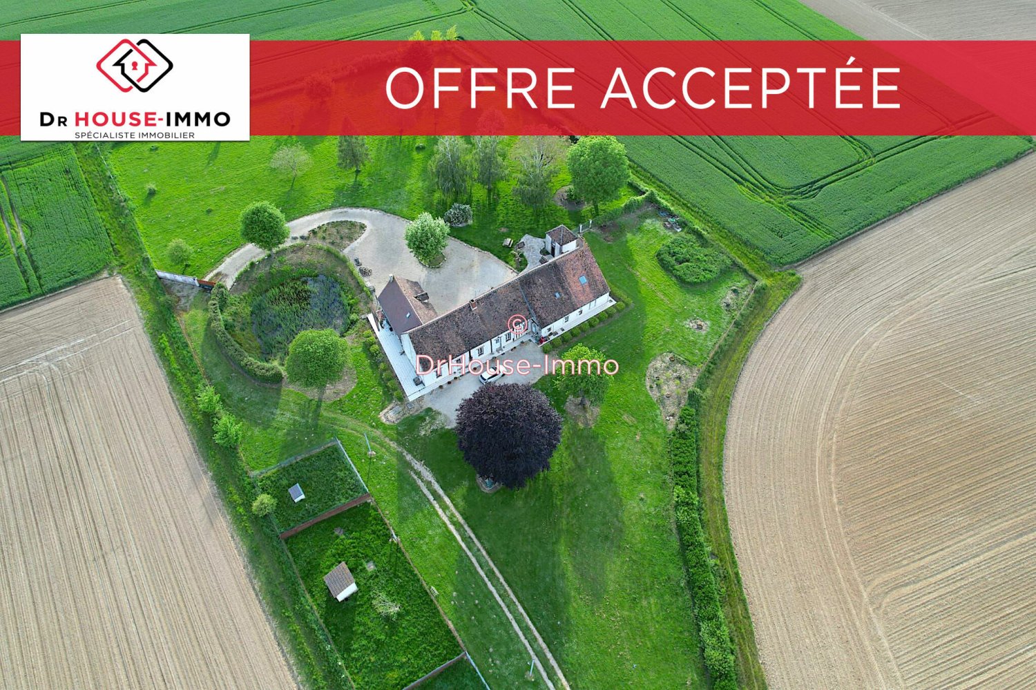 5 bedrooms House in Courtenay, France No. 57393