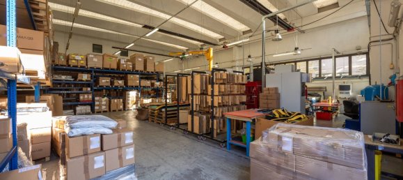 Lagerhaus in Turin, Italy 700m², Nr. 55420 36