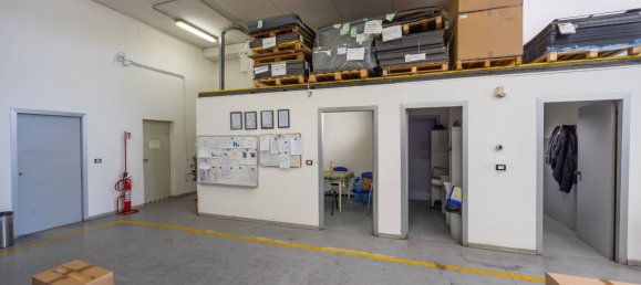 Lagerhaus in Turin, Italy 700m², Nr. 55420 8