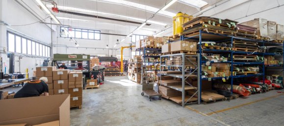 Lagerhaus in Turin, Italy 700m², Nr. 55420 9