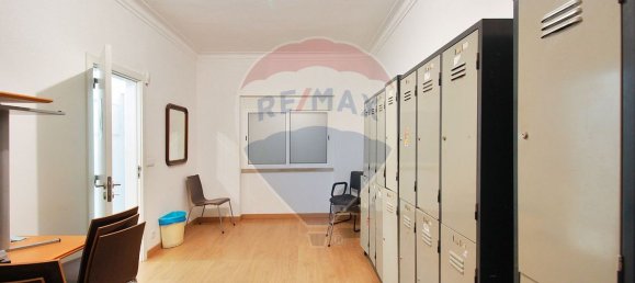 737m² Commercial property in Almada, Portugal No. 79823 20