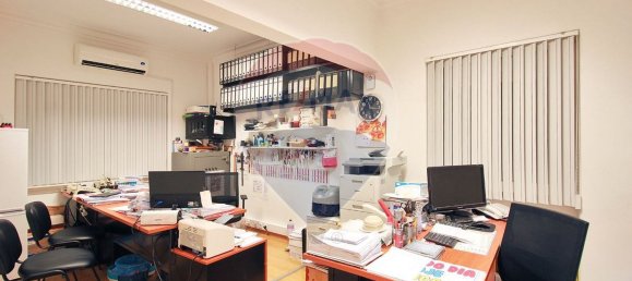 737m² Commercial property in Almada, Portugal No. 79823 22