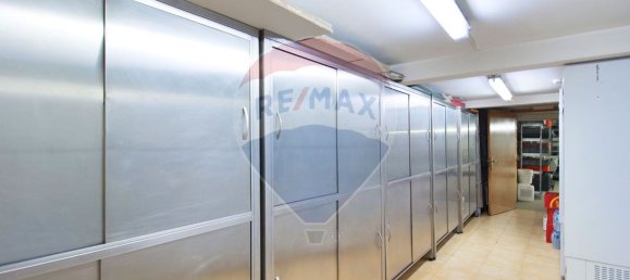 737m² Commercial property in Almada, Portugal No. 79823 10