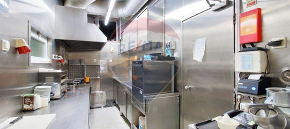 737m² Commercial property in Almada, Portugal No. 79823 18