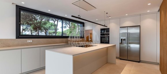 5 Schlafzimmer Villa in Gava, Spain, Nr. 73271 7