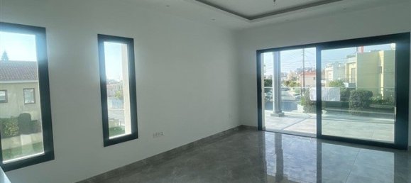 2 bedrooms Apartment in Germasogeia, Cyprus No. 526 5