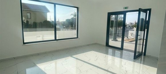 2 bedrooms Apartment in Germasogeia, Cyprus No. 526 2