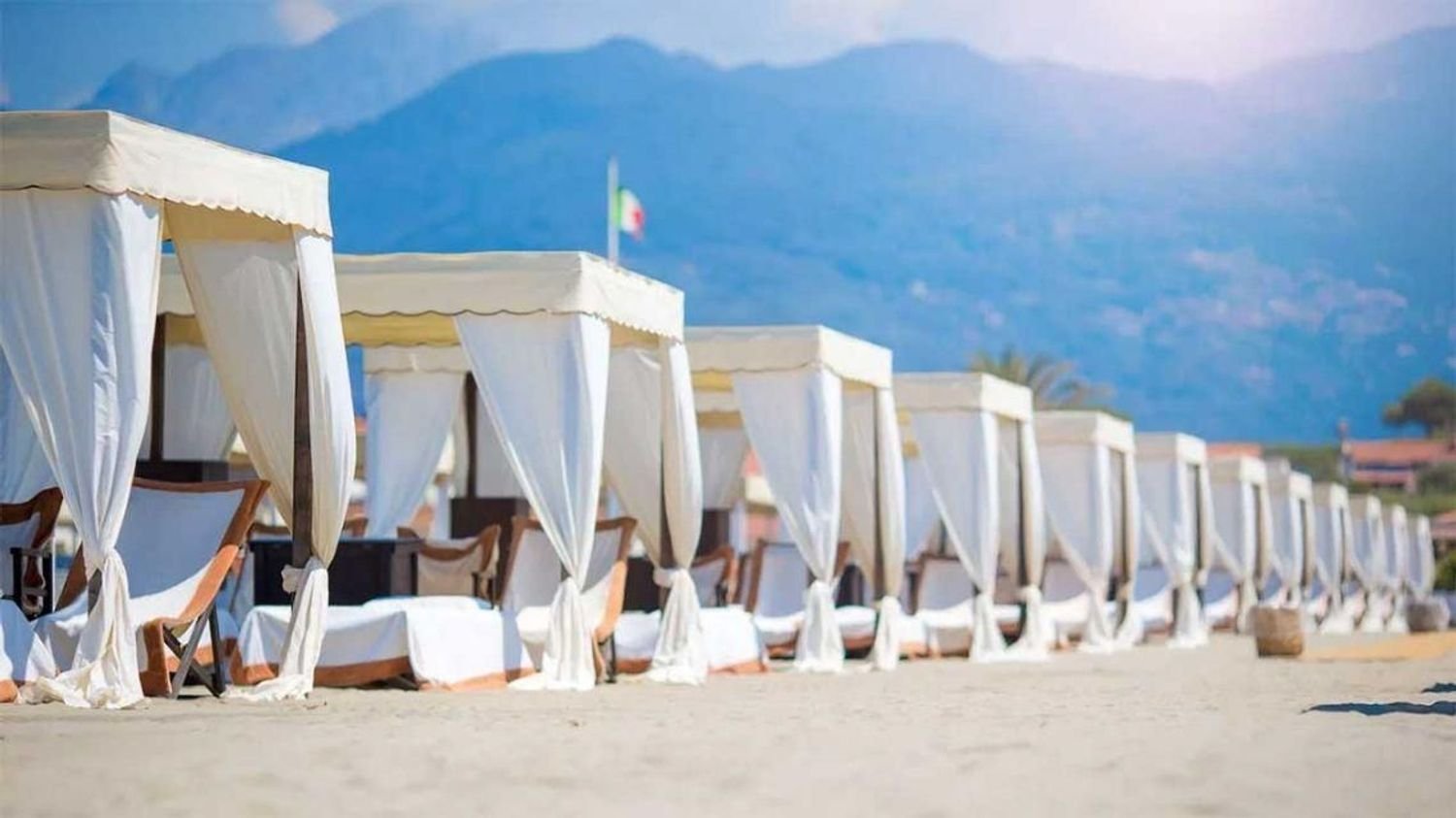 Villa de 7 habitaciónes en Forte dei Marmi, Italy No. 95903