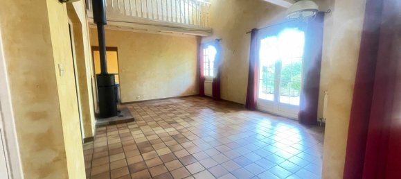 3 bedrooms House in Saint-Cyr-sur-le-Rhone, France No. 195759 4