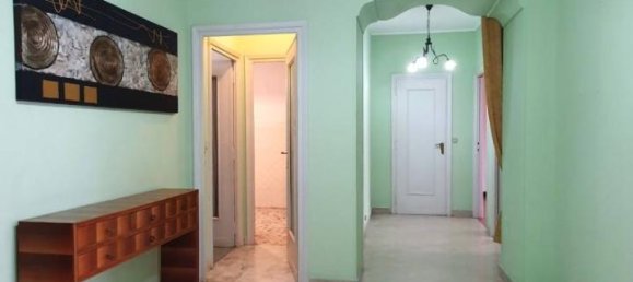 4-salle Appartement à Turin, Italy No. 31991 11