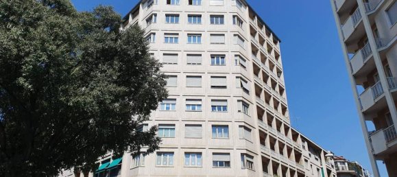 4-salle Appartement à Turin, Italy No. 31991 3