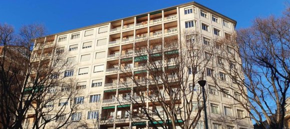 4-salle Appartement à Turin, Italy No. 31991 7