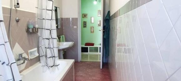 4-salle Appartement à Turin, Italy No. 31991 31