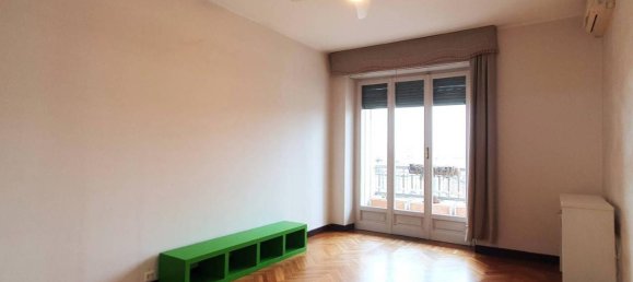 4-salle Appartement à Turin, Italy No. 31991 24