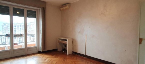 4-salle Appartement à Turin, Italy No. 31991 25