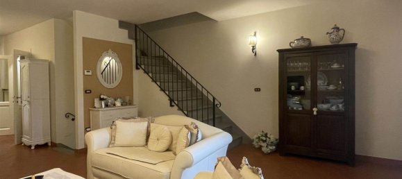 Casa de 7 dormitorios en Montemurlo, Italy No. 328863 3