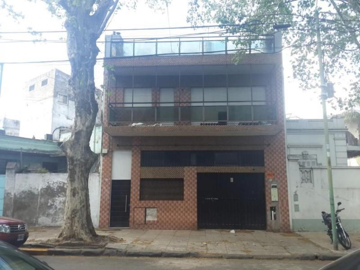 320m² Commercial property in Buenos Aires, Argentina No. 105578