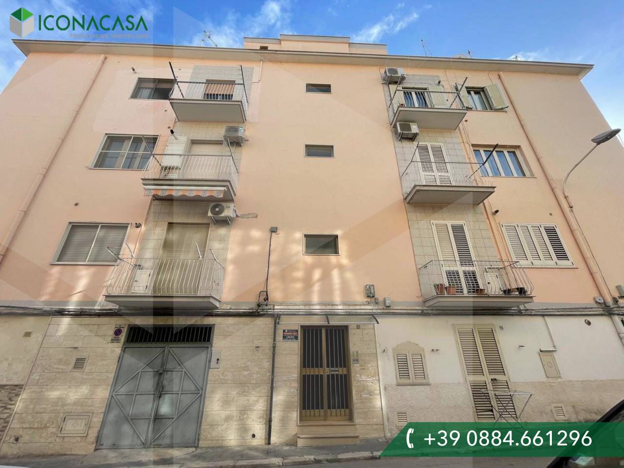 Квартира с 4 комнатами в Манфредония, Италия № 22059