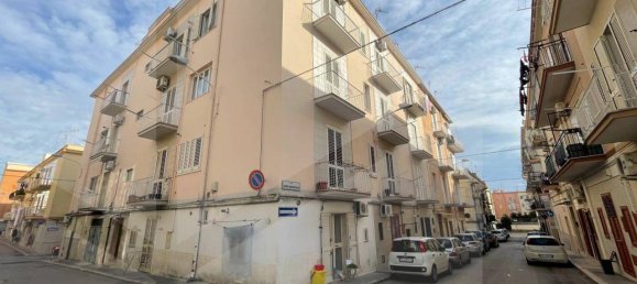 Квартира с 4 комнатами в Манфредония, Италия № 22059 4