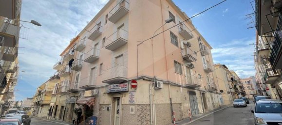 Квартира с 4 комнатами в Манфредония, Италия № 22059 3