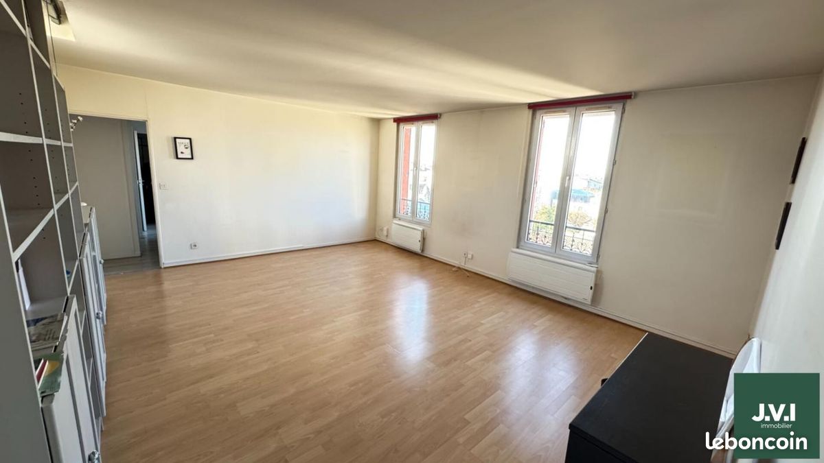 2 bedrooms Apartment in Enghien-les-Bains, France No. 136318