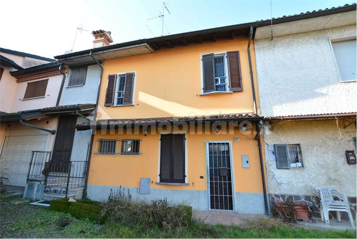 1 bedroom House in Miradolo Terme, Italy No. 11213