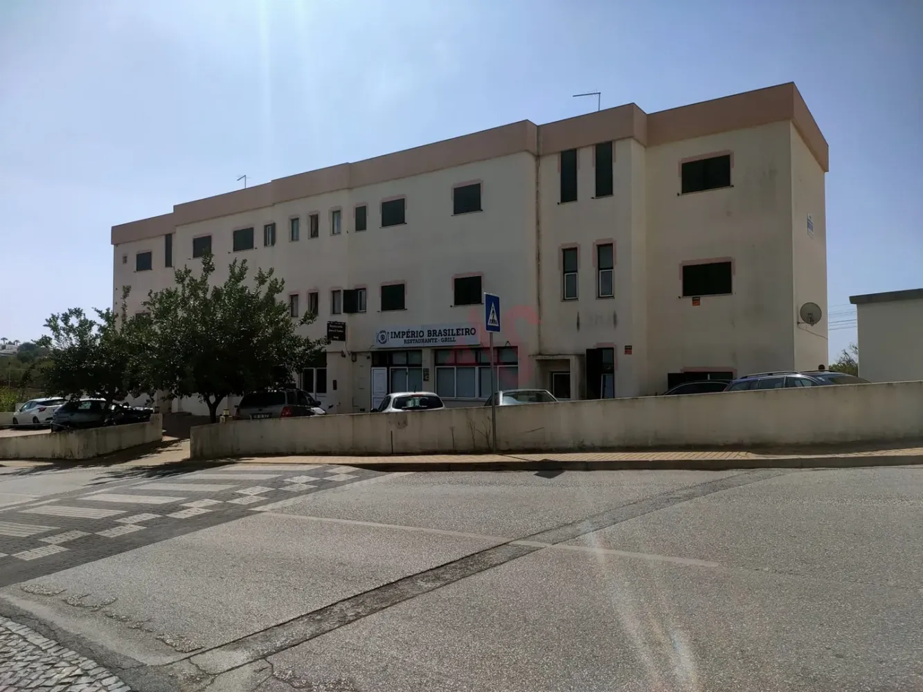 332m² Commercial property in Ferreiras, Portugal No. 10044