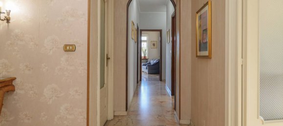 5 rooms Apartment in Turin, Italy No. 58347 10