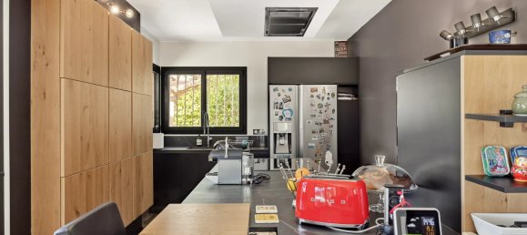 4 bedrooms Commercial property in Cannes, France No. 38247 7