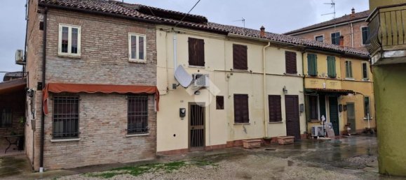 Casa de 2 dormitorios en Ferrara, Italy No. 359024 3