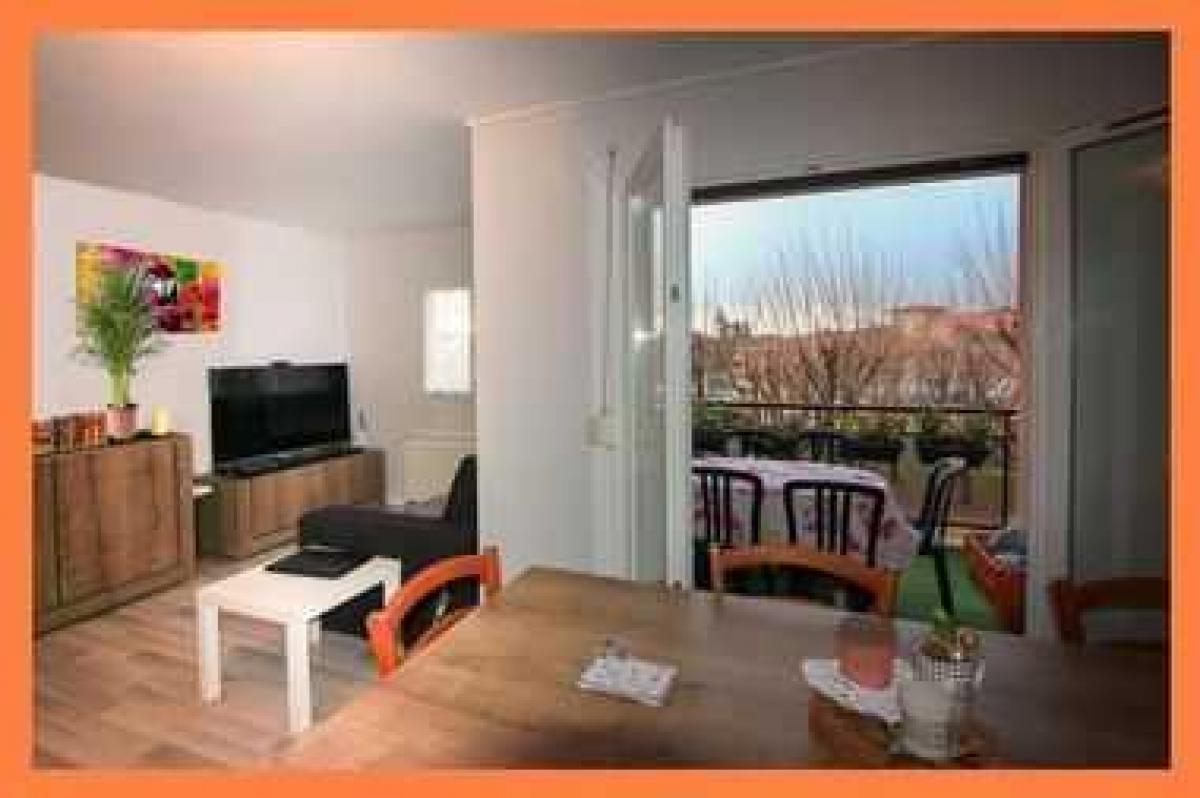 4 chambres Condo à Dagneux, France No. 35211
