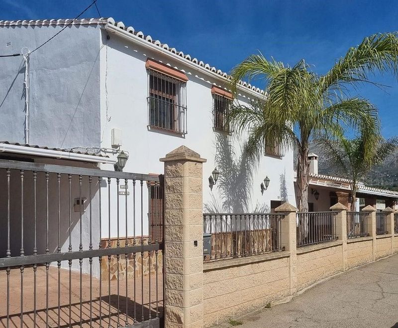 Casa de 5 dormitorios en Álora, Spain No. 234906
