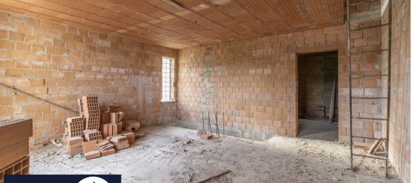 4 bedrooms House in Ravenna, Italy No. 21522 12