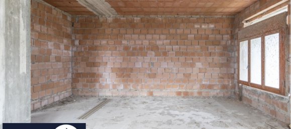 4 bedrooms House in Ravenna, Italy No. 21522 13